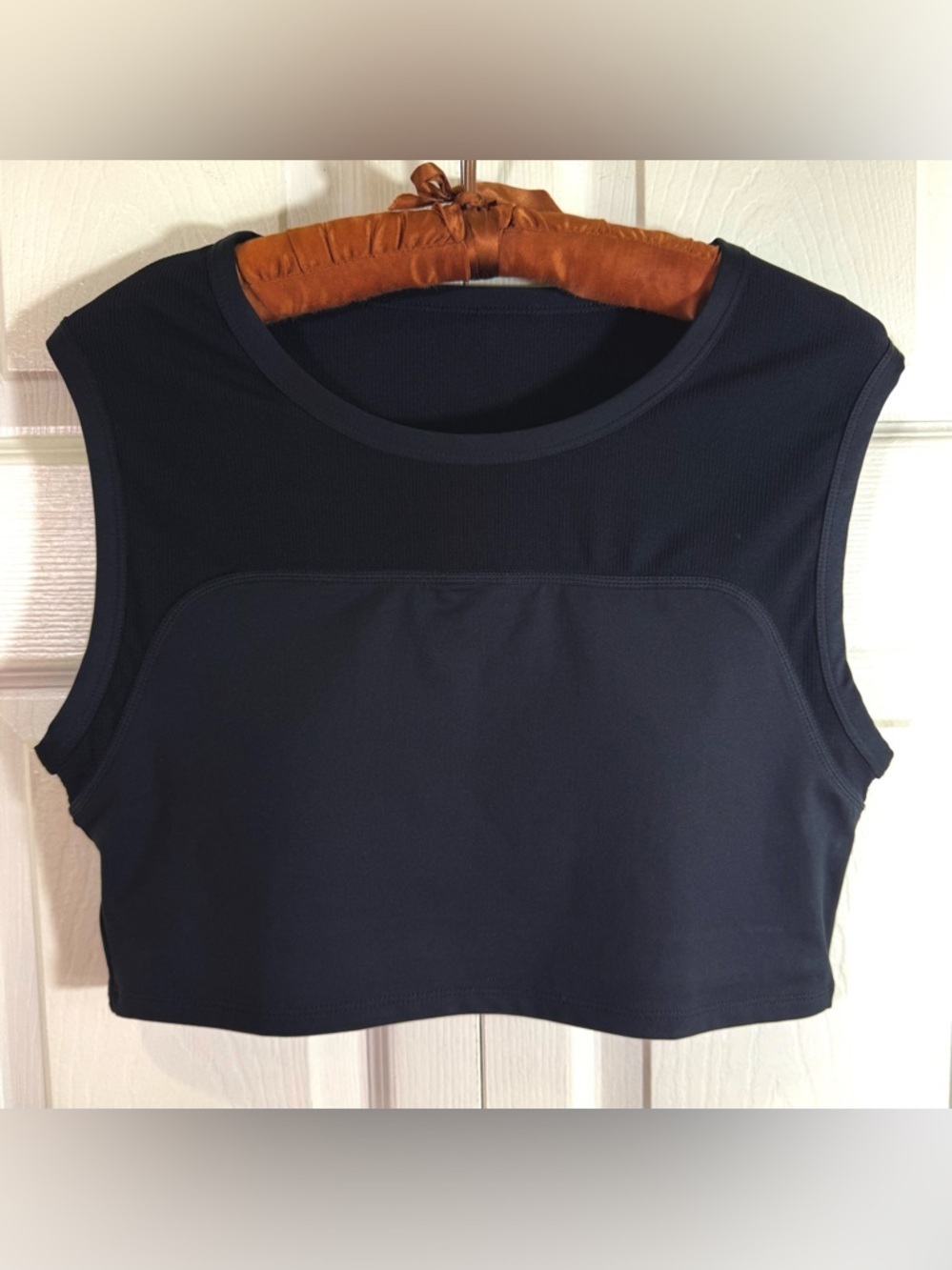Fabletics Anthem Midi Crop Top Built In Bra Black Size L Athletic